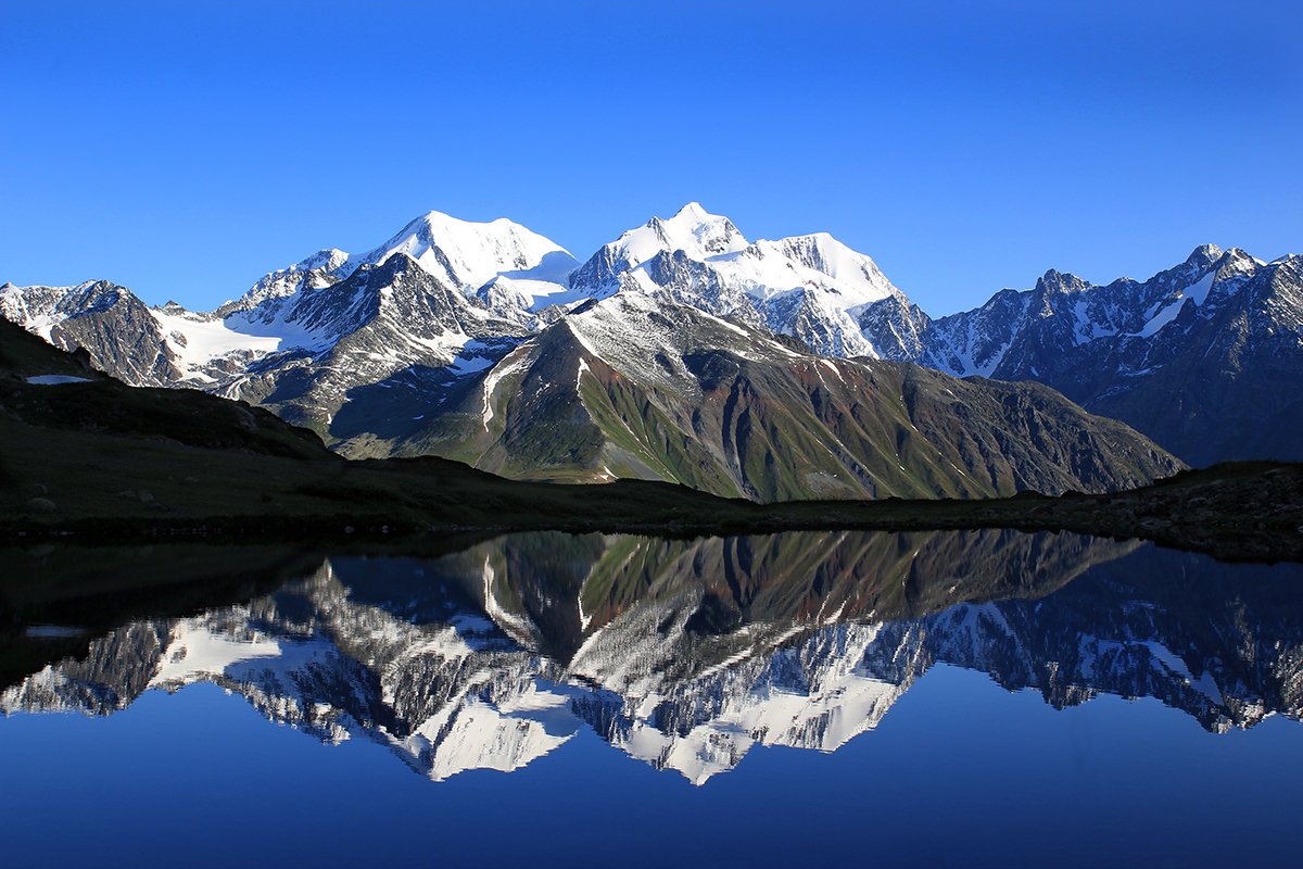 Гора Белуха горный Алтай фото